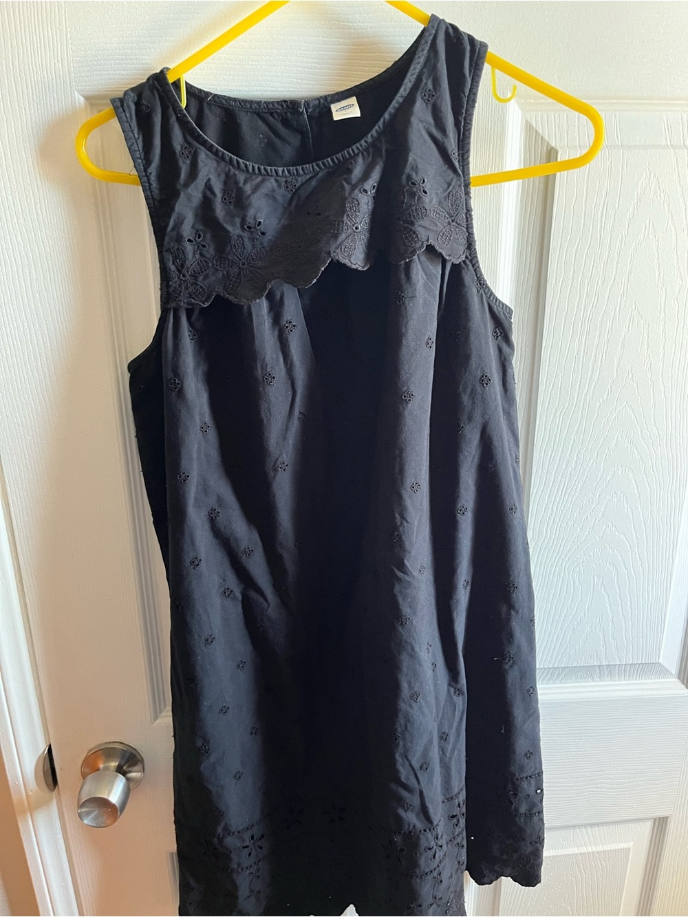 Old Navy Black Eyelet Sleeveless Shift Dress
